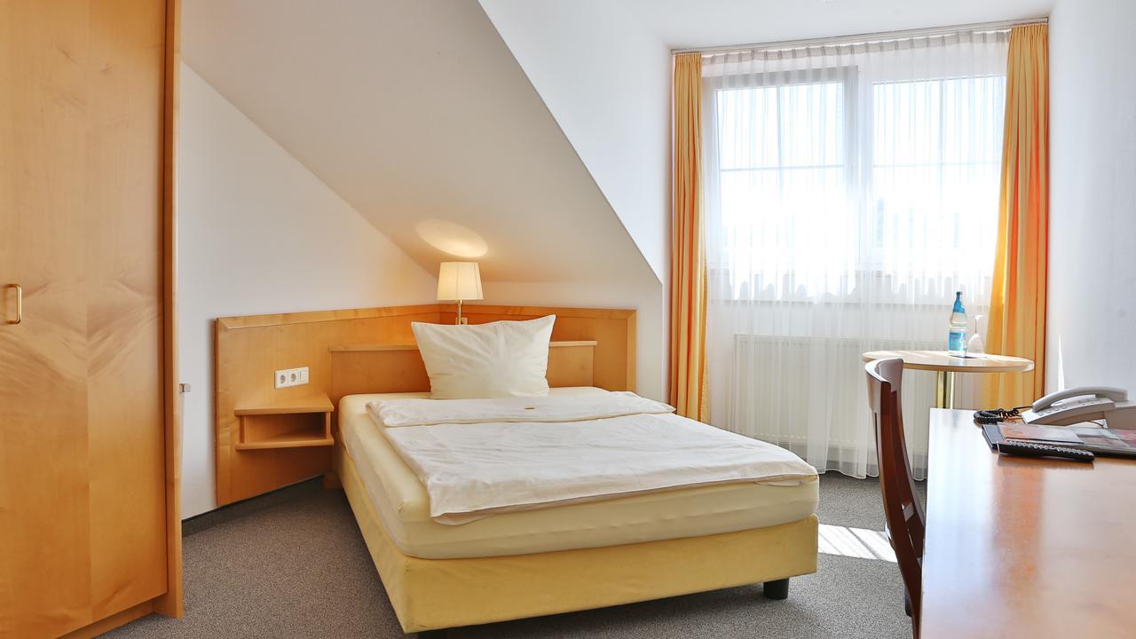 Hotel Alznauer Hof Гомаринген Экстерьер фото